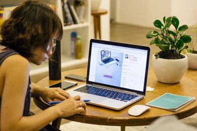 lady on computer