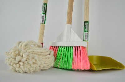 broom mop dust pan