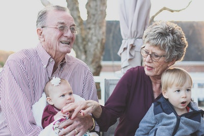 4 Tips to Using Your Finances to Help Your Aging Parents