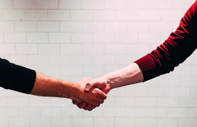 B2B: How To Companies Help Each Other Out