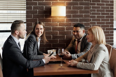 How to Arrange a Tasty and Effective Lunch Meeting