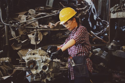 Helpful Tips For Workplace Safety When Using Machinery, Tools And Equipment