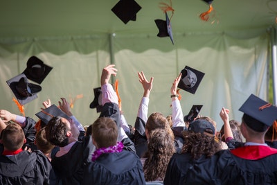4 Things to Keep in Mind When Hiring New College Graduates in 2021