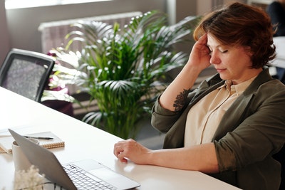How to Help Your Employees Minimize Sickness and Downtime in the Workplace