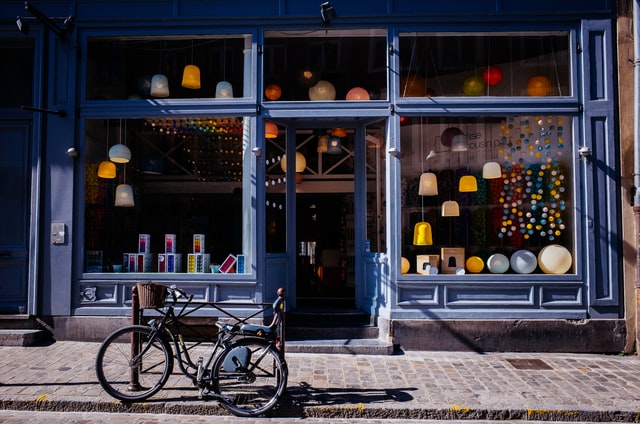 5 Ways to Make Your Storefront Stand Out