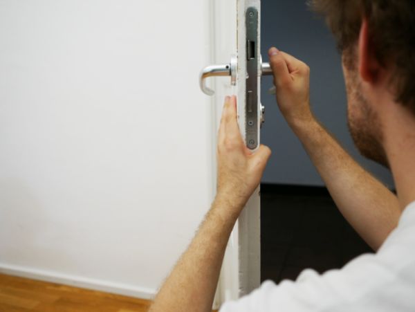3 Services a Chicago Locksmith Can Provide