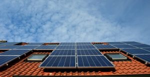 How Are Roof Solar Panels Mounted?