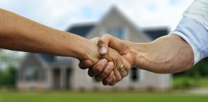 From Listing to Closing: The Role of an Estate Agent in Selling Your Home