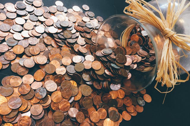 7 Smart Financial Habits That Lead to Long-Term Savings
